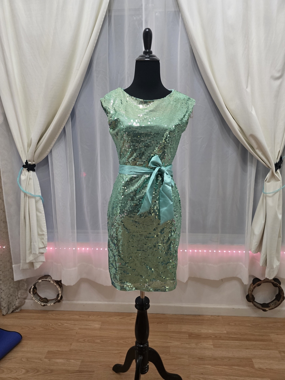 VENUS Mint Sequin Sheath Dress with Satin Waist Sash XS